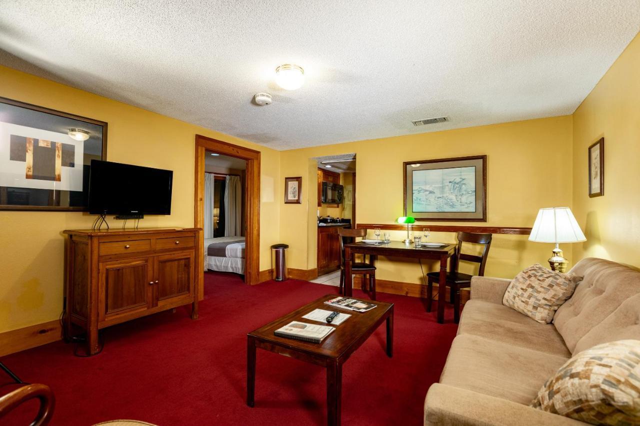 Superior Suite,1593002619:JPEG