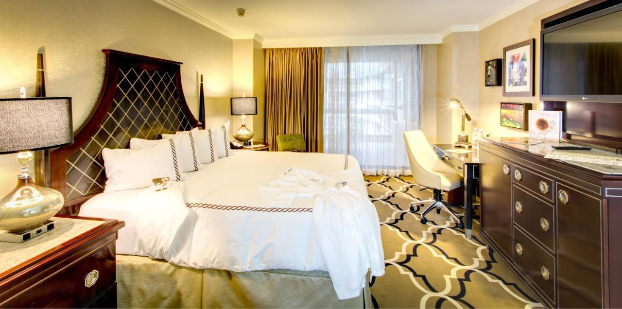 Premium King Room with Balcony,1275725653:JPEG