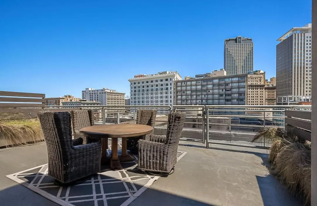 2Br Spacious Condos Downtown New Orleans-1