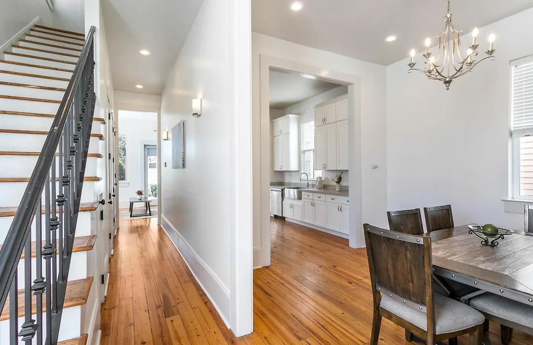Fabulous Cottages With City Views-1