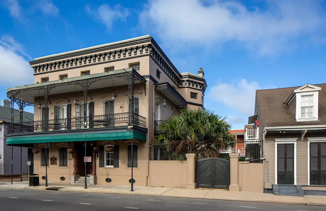 New Orleans Courtyard Hotel By The French Quarter-1