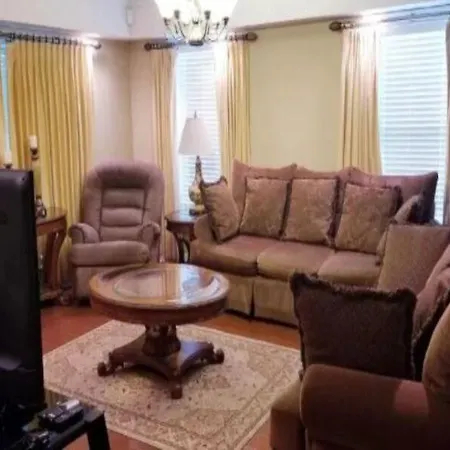 Beautiful 3 Bedroom Home!-3
