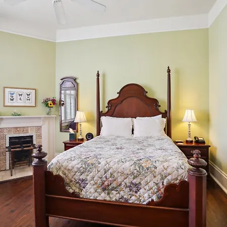 Maison Perrier Bed & Breakfast-3