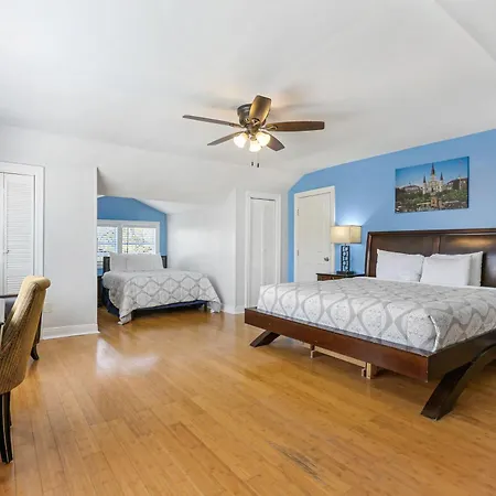 Comfortable Rooms Near All Nola Hot Spots-2
