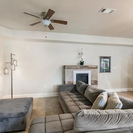 Stunning Condos Near French Quarter-3
