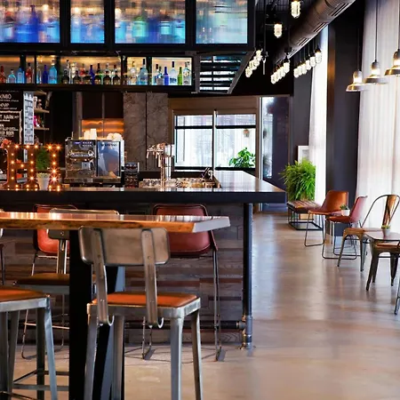 Moxy New Orleans Downtown/French Quarter Area-3