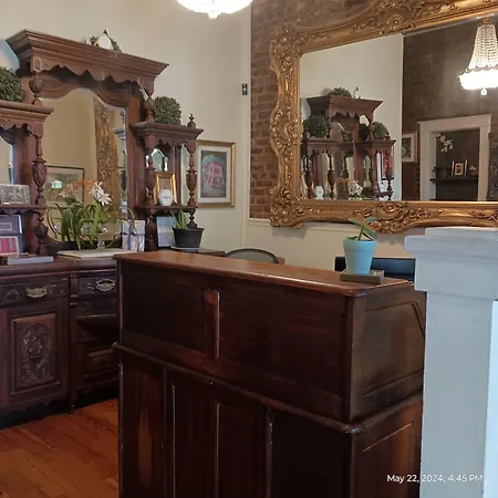 New Orleans Guest House-3