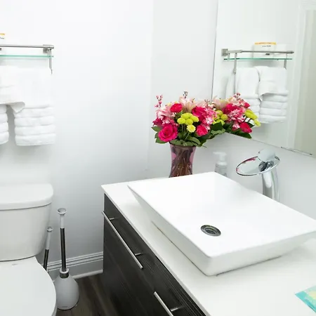 5 Bedroom - Sleeps 8! Steps From Bourbon Street!-3