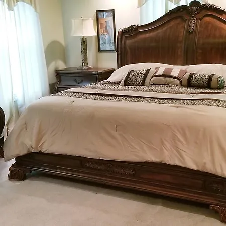 Beautiful 3 Bedroom Home!-2