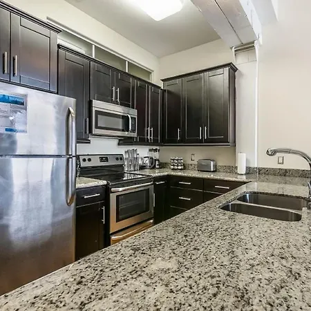 Beautiful Condos Steps From French Quarter And Bourbon St-2
