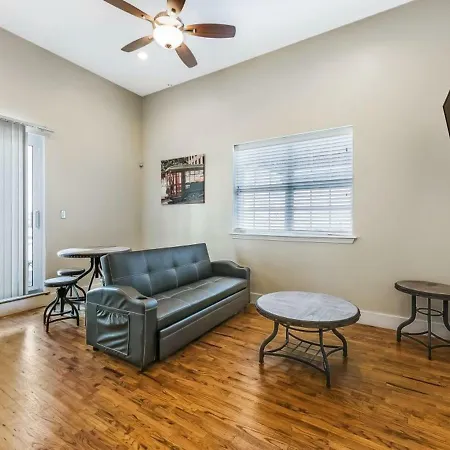 Beautiful Condos Steps From French Quarter And Bourbon St-3