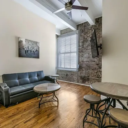 Gorgeous Condos - Walk To French Quarter-2