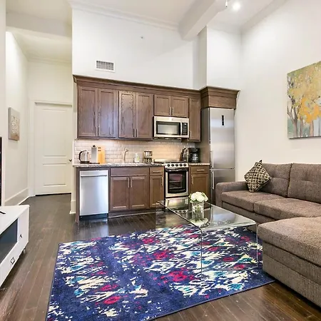 1 And 2 Bedroom Private Condos Steps Away From French Quarter-2